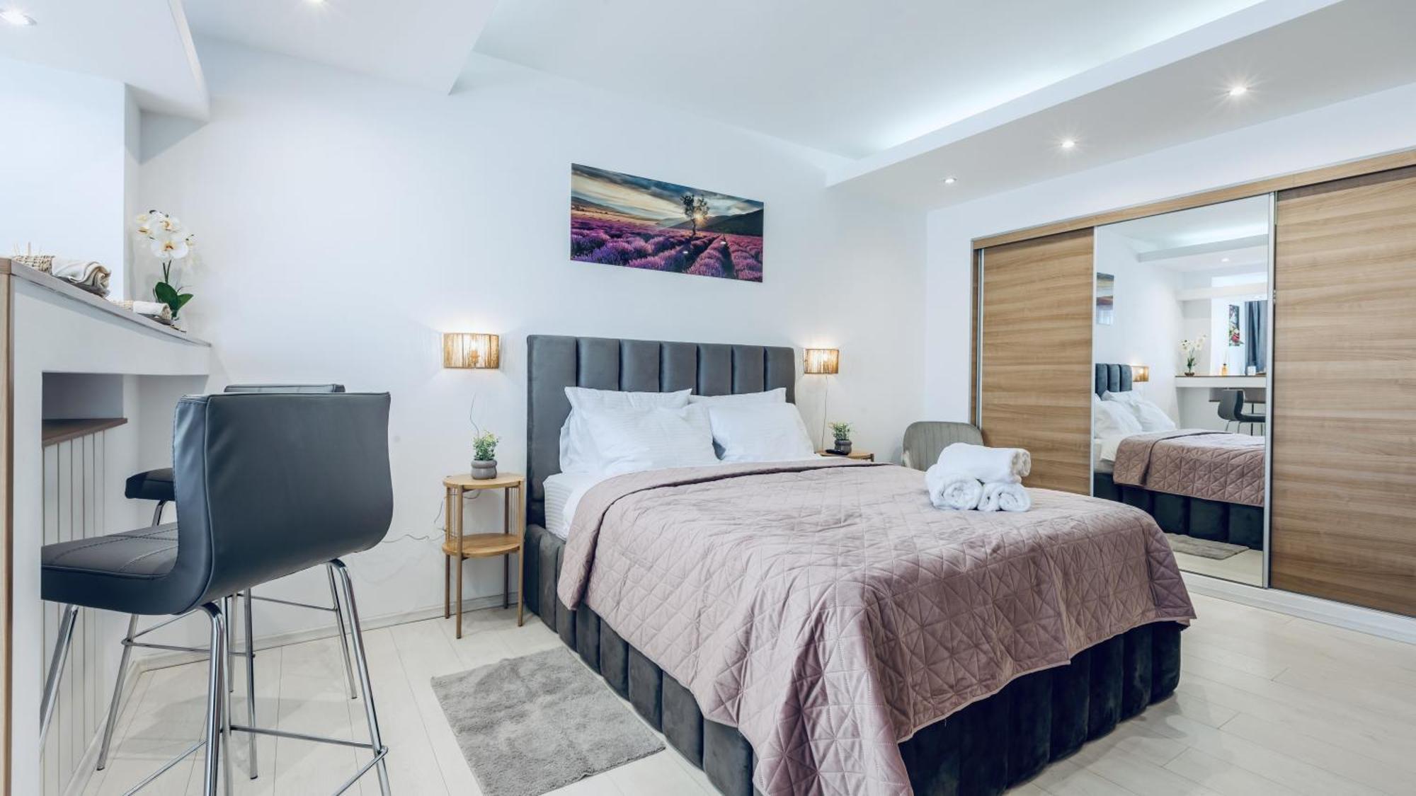 Kronstadt - Gara Apartment